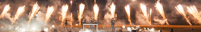 VUURWERKSHOW OP KORTE AFSTAND