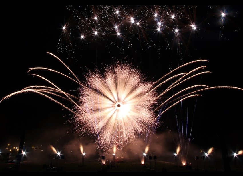 Vuurwerkshow op muziek