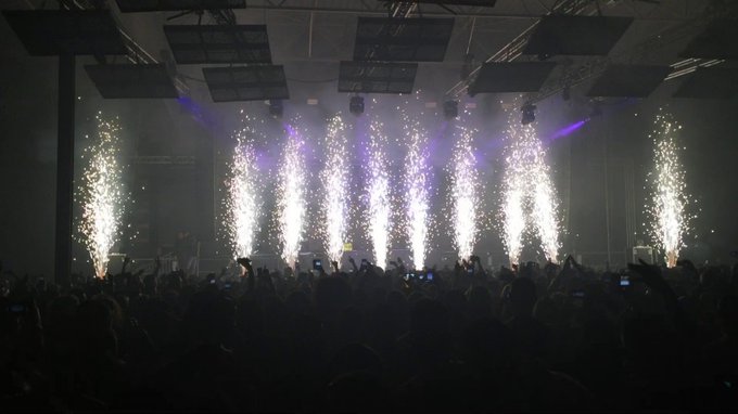 INDOOR VUURWERK