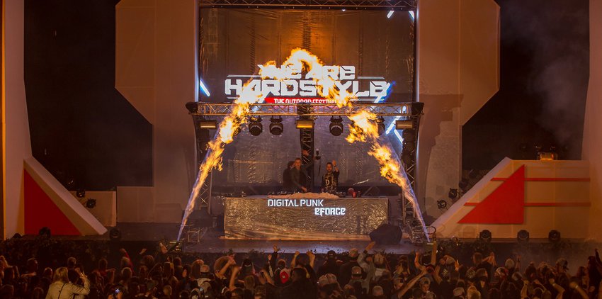 Stage flame